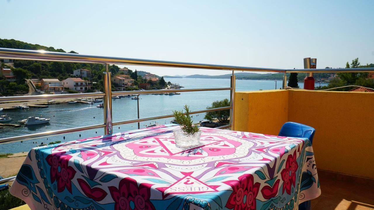 Guest House Sandra Tisno Buitenkant foto