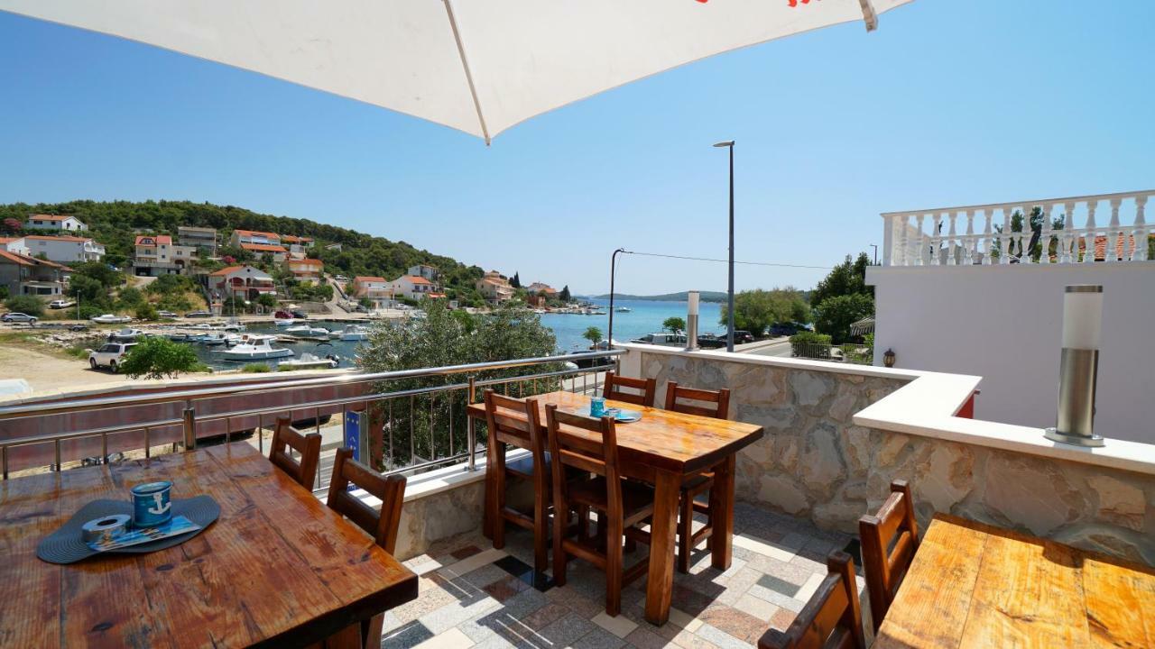 Guest House Sandra Tisno Buitenkant foto